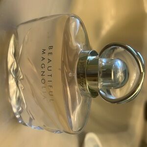 Estée Lauder Beautiful Magnolia